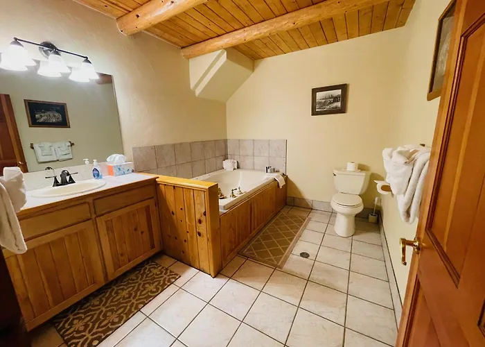 The Lindsay Lodge