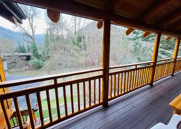 The Lindsay Lodge
