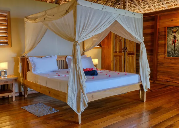 Manja Kely Lodge - Nosy Komba Island