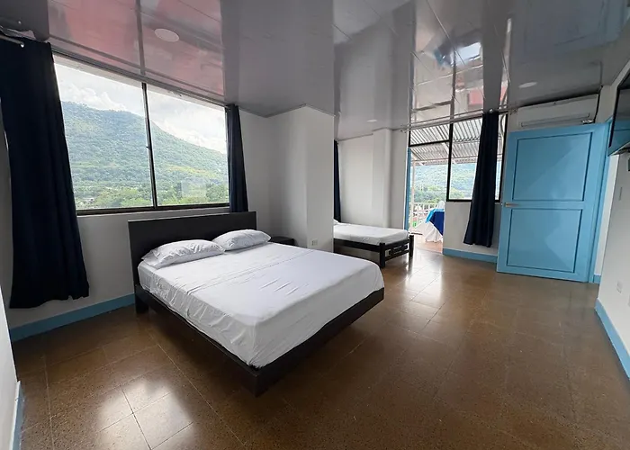 Hotel la popa Honda 