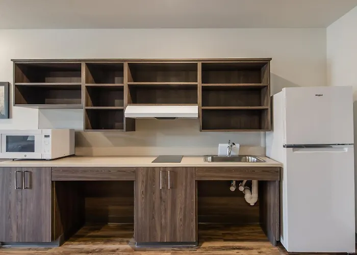 Woodspring Suites Cleveland North