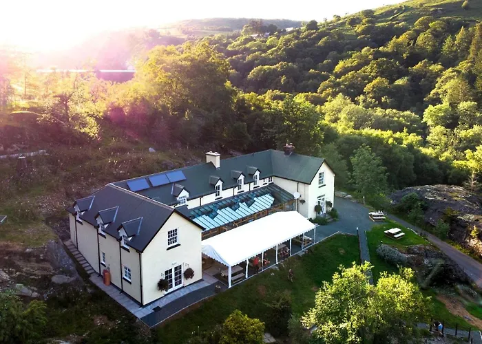 Ty Penbont House
