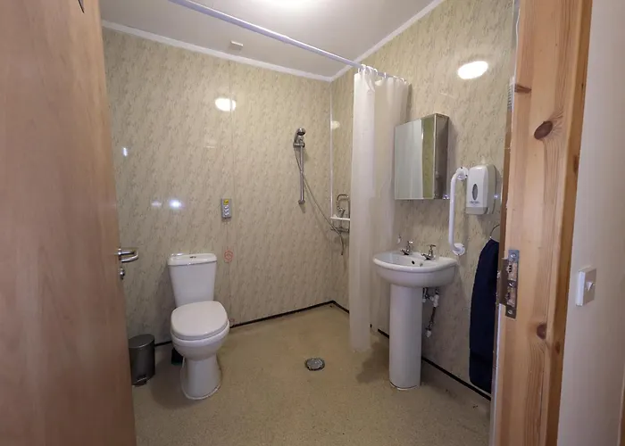 Fantastic Prices For Stays Of 4 Weeks Or More - Ensuite Double Rooms -Self-Catering