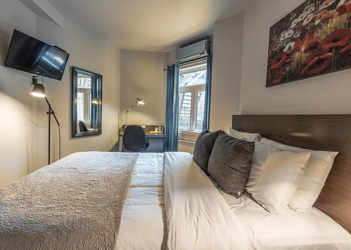 Petit Hotel - Cafe Krieghoff