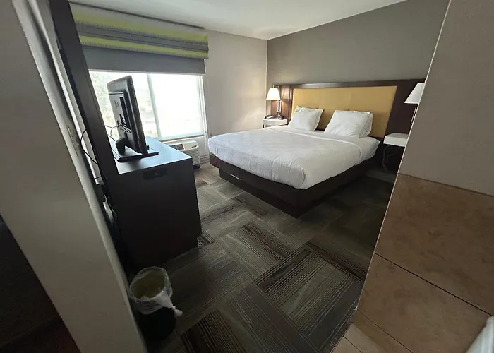 Country Inn & Suites By Radisson, At The Mall