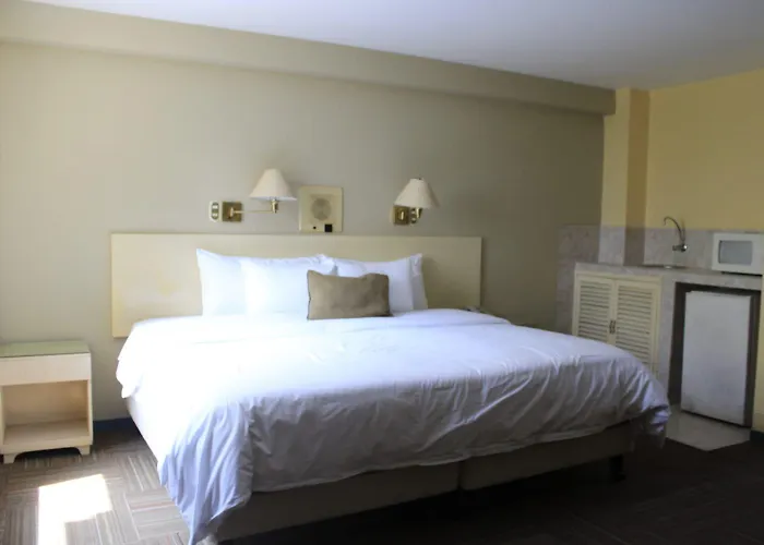 Embajadores Hotel