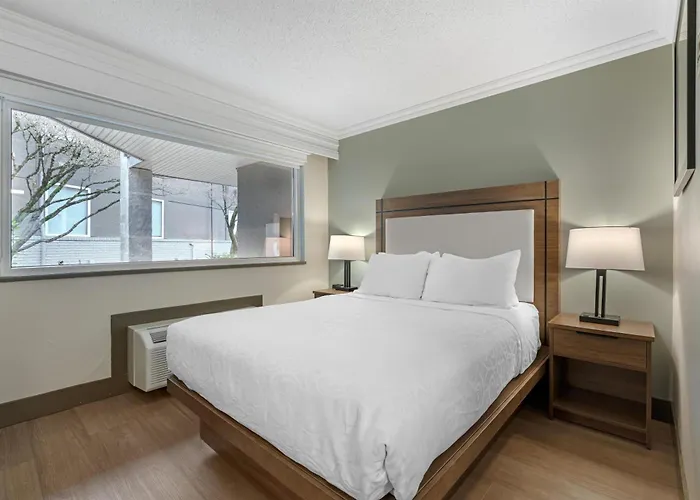 Best Western Plus Burnaby Hotel