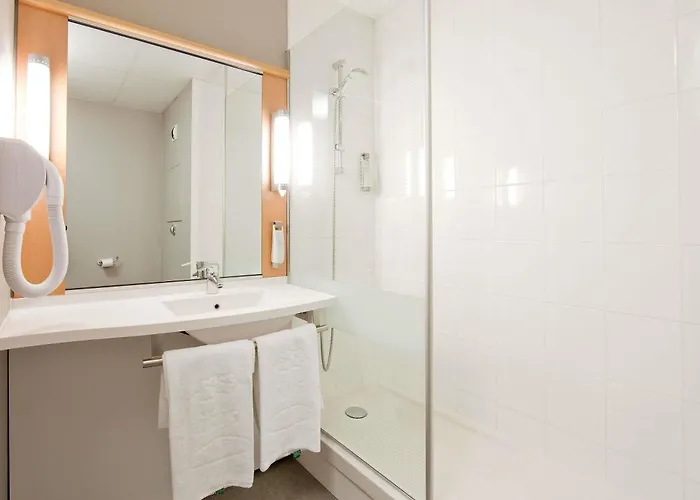 Hotel Ibis Paris Pantin Eglise
