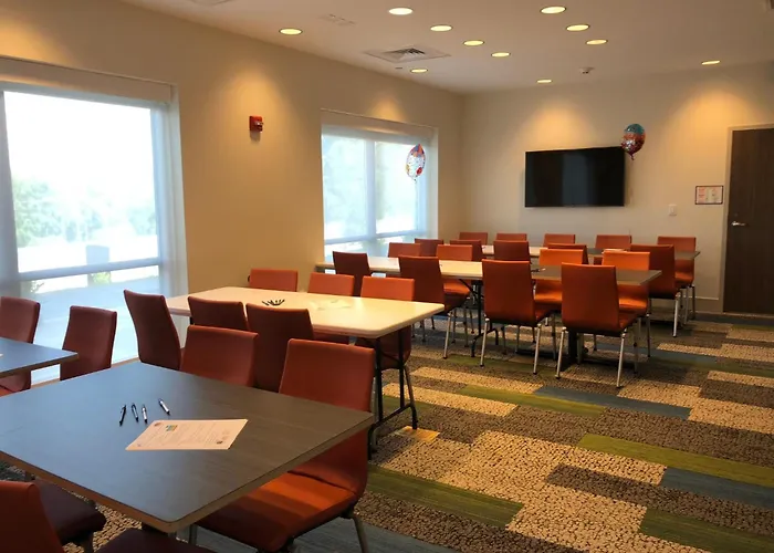 Holiday Inn Express & Suites - North By Ihg