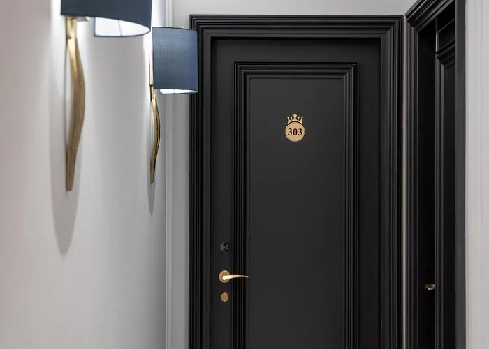 Praxitelous Luxury Suites