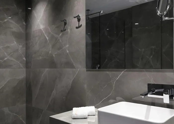 Praxitelous Luxury Suites