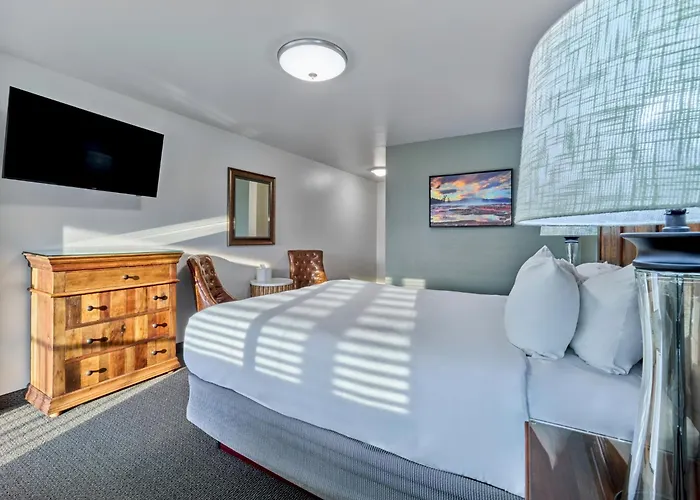 Roosevelt Hotel & Cabins - Yellowstone