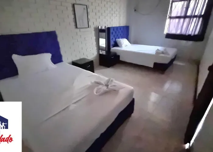 HOTEL CONSULADO Junto al Consulado de Venezuela