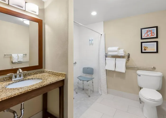 Comfort Suites Near Universal Orlando Resort