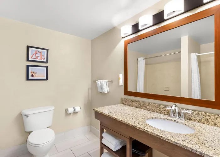 Comfort Suites Near Universal Orlando Resort