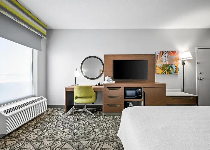 Hampton Inn Bloomington West