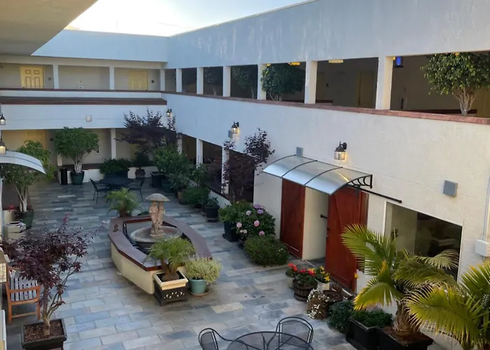 Airport Inn