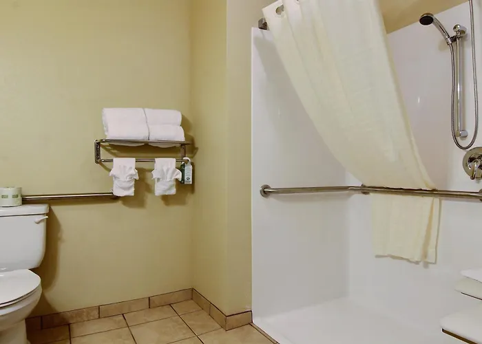 Cobblestone Inn & Suites - Carrington