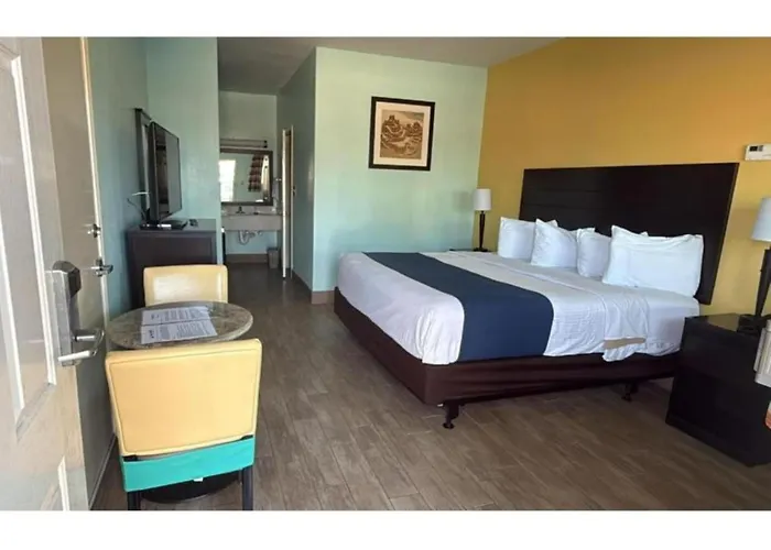 The Island Hotel Near Beach Port Aransas