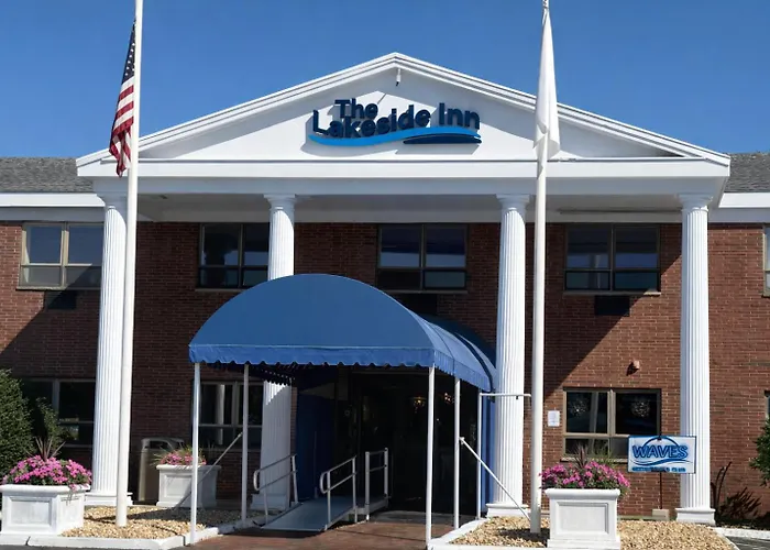 Lakeside Inn