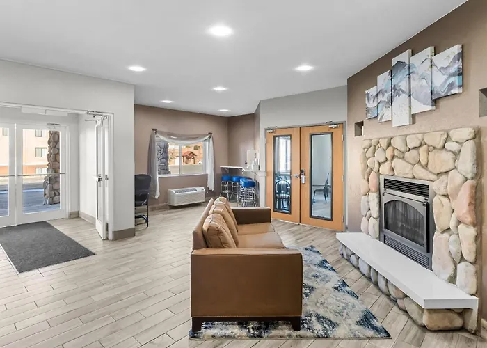 Days Inn & Suites By Wyndham Castle Rock