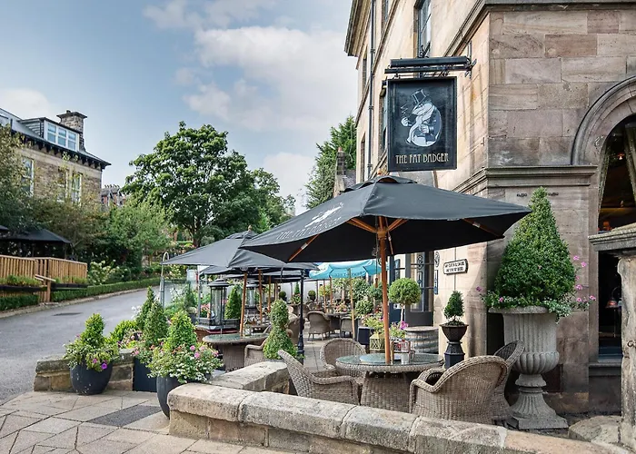 White Hart Hotel & Apartments