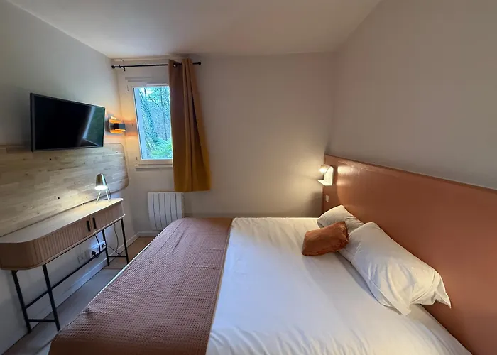 Logis Hôtel La Cascade Saint-Genis-les-Ollières