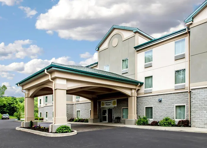 Quality Inn & Suites Fishkill South Near I-84