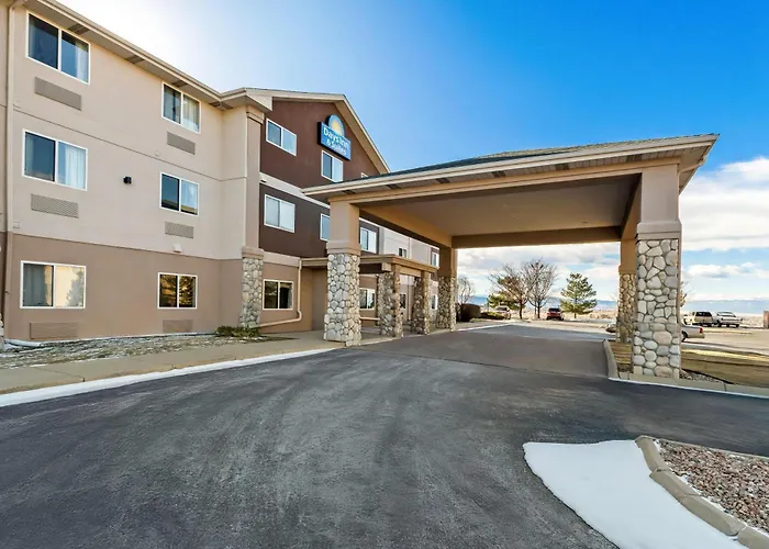 Days Inn & Suites By Wyndham
