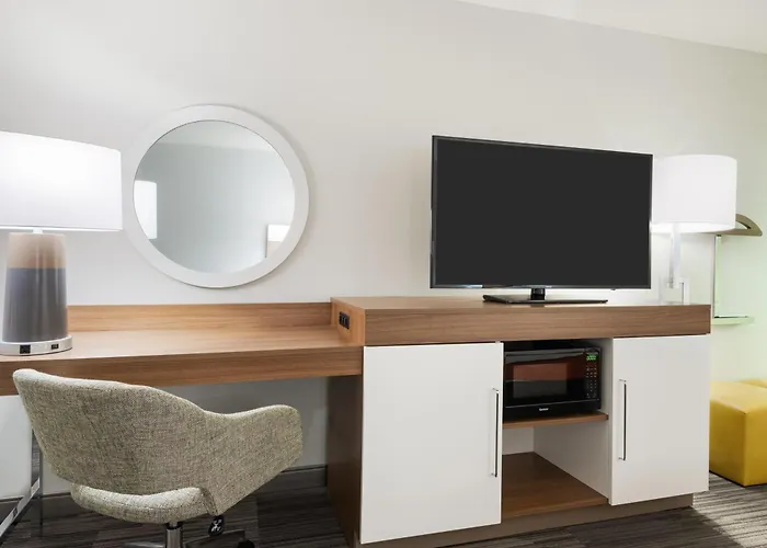 Hampton Inn & Suites Buckhead Place