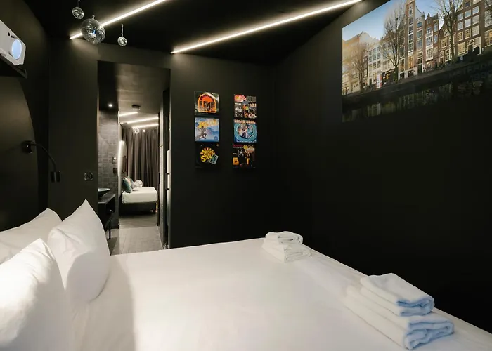 Supper Hotel