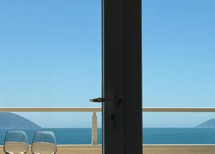Maxi Room Vlorë