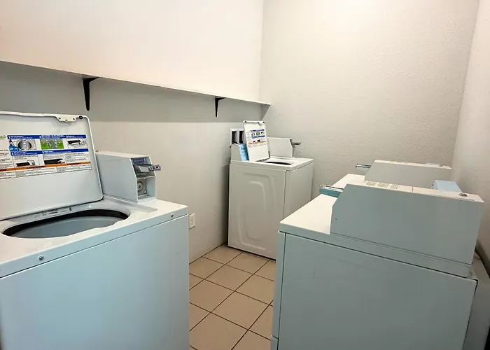 Motel 6 Elkhart, In