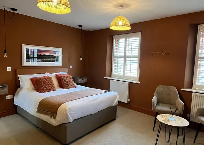 Hues - Castle Cary