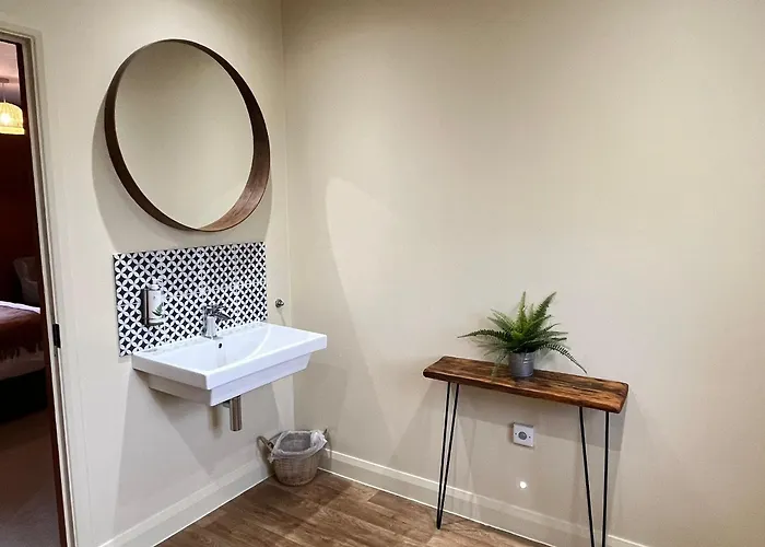 Hues - Castle Cary