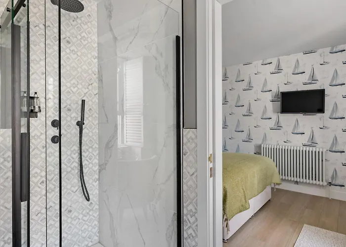 Leader Suite - Sea View - Free Wi-Fi