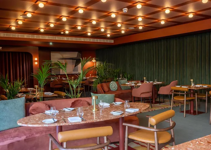 Cenica Porto Hotel, Curio Collection By Hilton