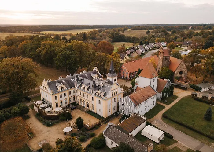 Schloss und Gut Liebenberg