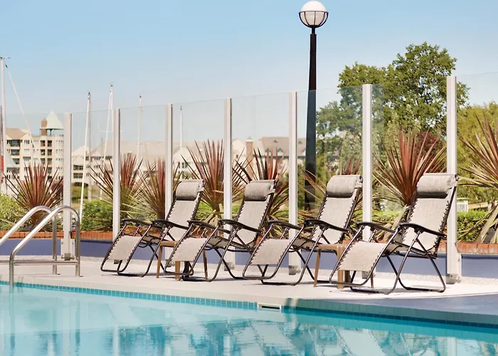 Coast Victoria Hotel & Marina By Apa