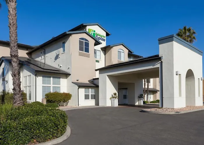 Holiday Inn Express & Suites Manteca By Ihg