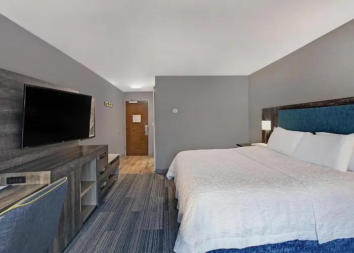 Hampton Inn Westfield