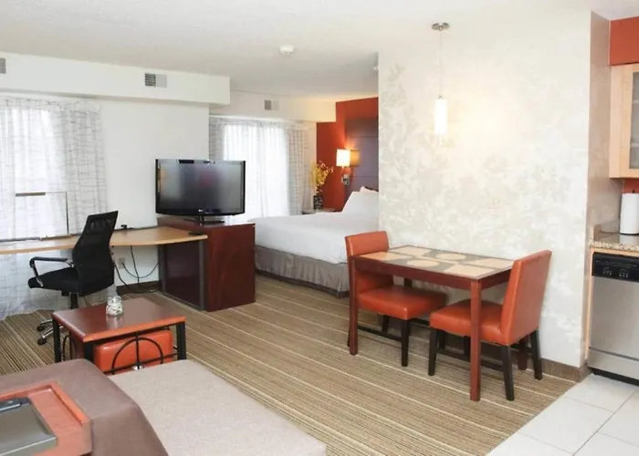 Mainstay Suites Appleton Airport - Fox River Mall Area