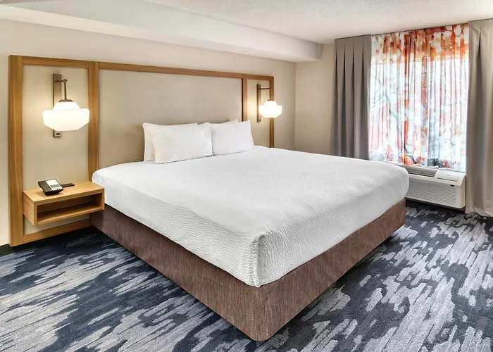 Fairfield Inn & Suites By Marriott Toronto