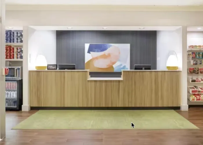 Clt Airport Inn & Suites