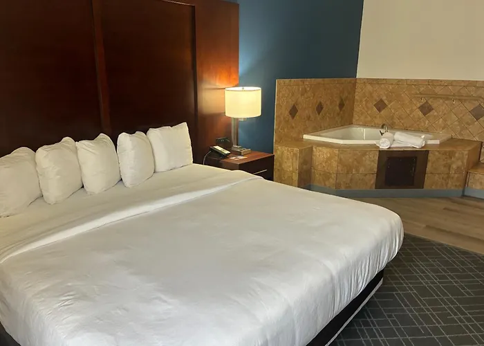 Comfort Inn & Suites Dayton Northwest -