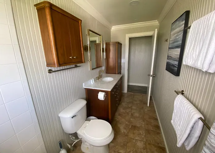 Blue Dolphin Inn And Cottages