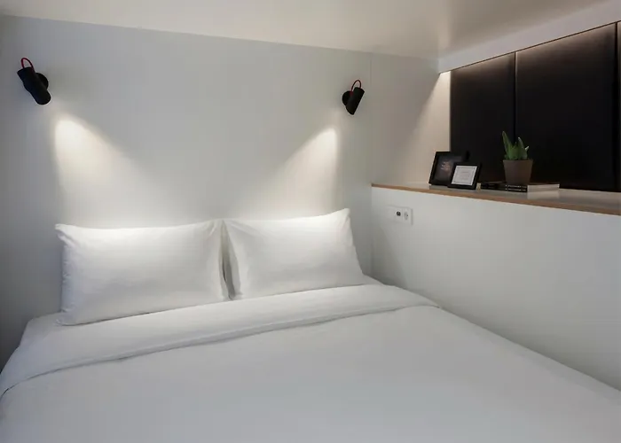 Zoku Amsterdam Aparthotel