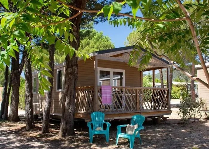 Camping Les Hautes Prairies Lourmarin