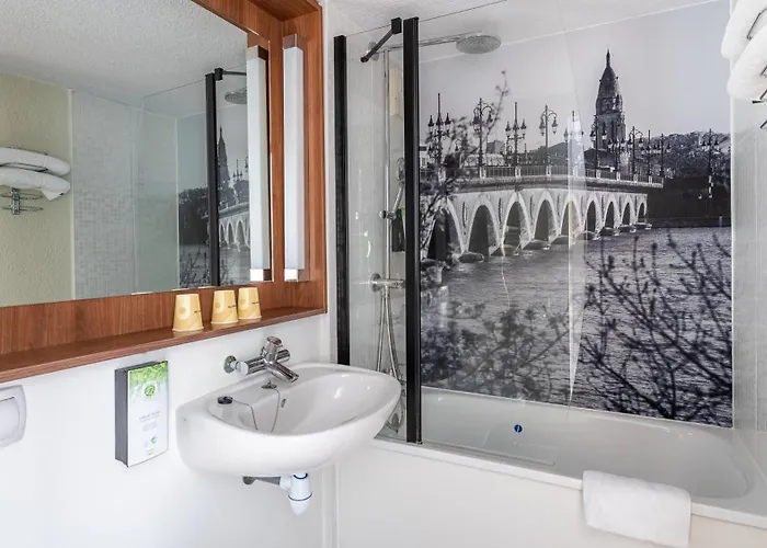 Campanile Saint-Malo ~ Saint-Jouan-Des-Guerets Hotel