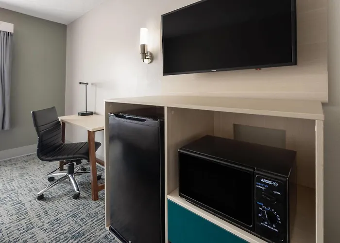 Baymont By Wyndham Lagrange